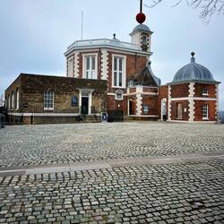 La linea è il meridiano 0