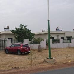 So sehen also senegalesische Einfamilienhäuser aus