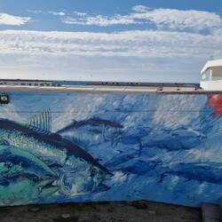 Und im Hintergrund das Meer.