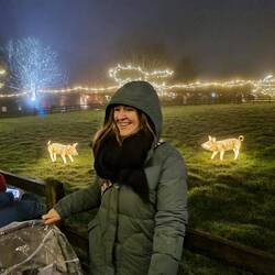 2 Schweinchen und Vivi (2. v.l.)