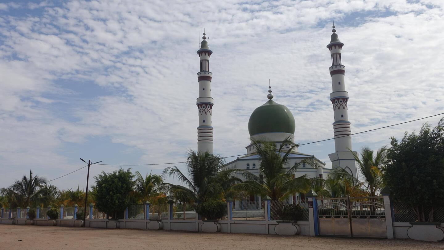 Es gibt auch genug kleinere Moscheen in Touba
