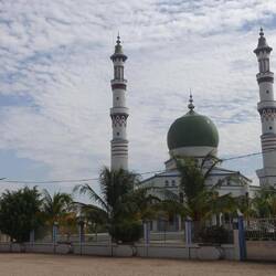 Es gibt auch genug kleinere Moscheen in Touba