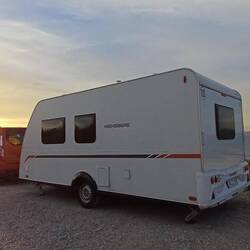 Leider hat der Campingplatz geschlossen und so übernachten wir davor