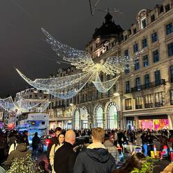 La realtà: gente ovunque 😱