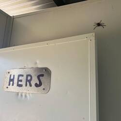 Offenbar "Hers", also "ihres"