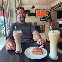 Eiscafé im Weißbierglas