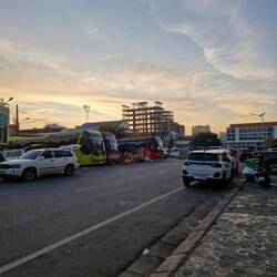 Eini vo de vele "Gebäudeliichene" vo Sihanoukville.