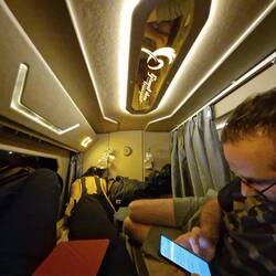 Dämol leider kei Privatkabine im Sleeperbus
