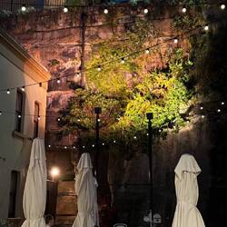 Einer der Geisterplätze. Kürzeste Straße Australiens