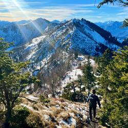 ..der Kleine Almkogel und gleich dahinter der größere Bruder davon.