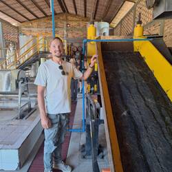 Hendrik vor der Presse