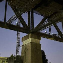 Unter der gewaltigen Harbour Bridge