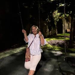 Wenn ihr etwas hinter mir etwas seltsames erkennt, ist das ein Geist, der hier spuken soll