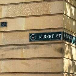 Und wieder eine Albert Street 🤣🤣