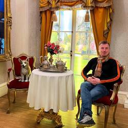 Nell'attesa degli ospiti d'onore ci beviamo un tè