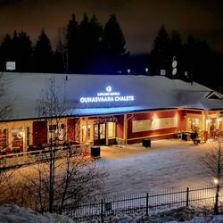 Wir kehren in den Ounasvaara Chalets ein ...