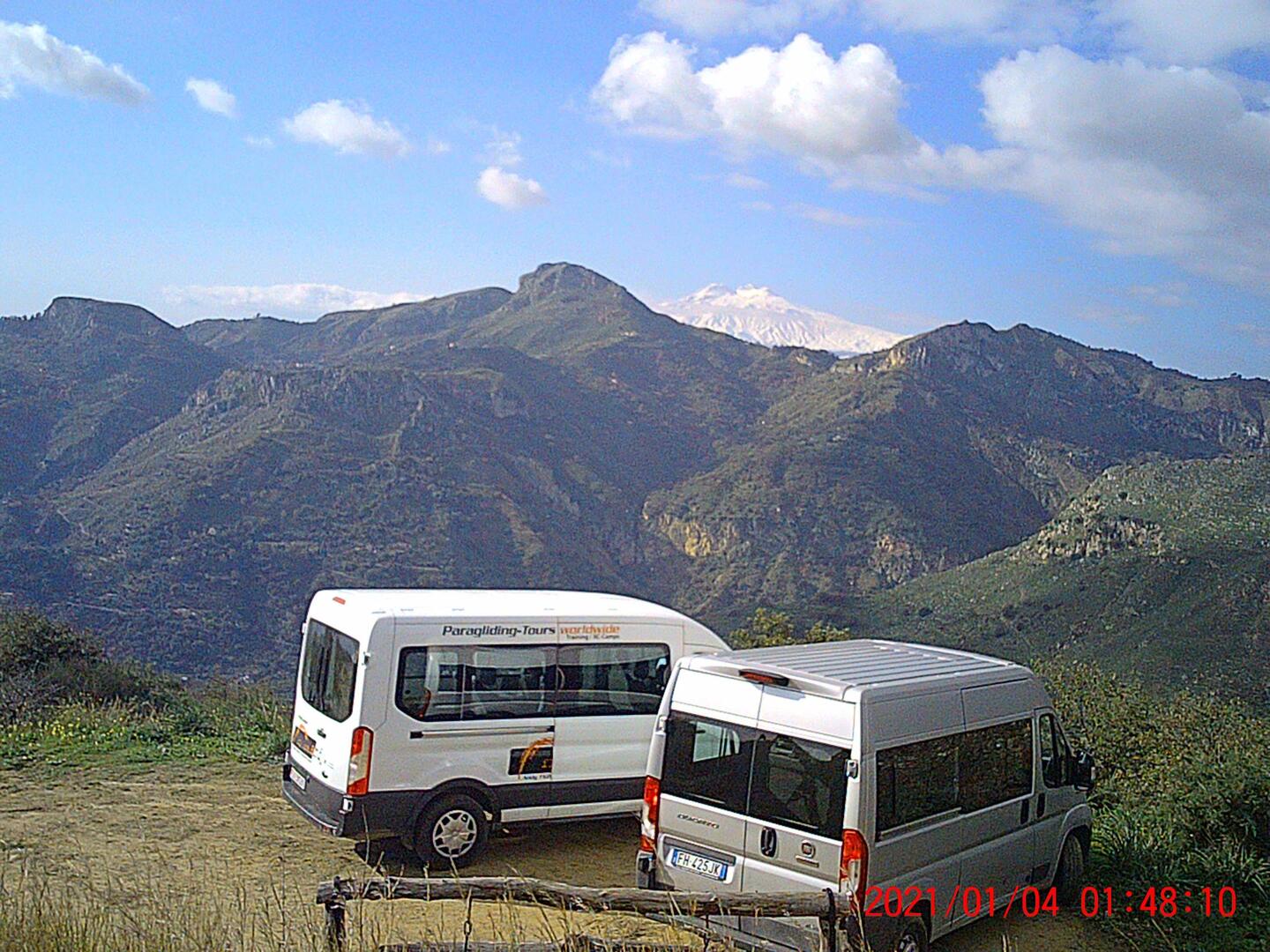 Geiler Blick auf den verschneiten Ätna