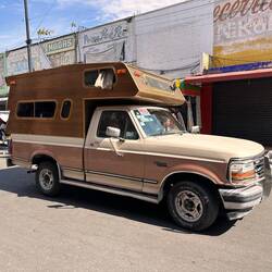 Wohnmobil und Transporter