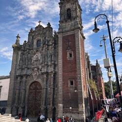 Rund um Kirchen ist etwas Freiraum ...