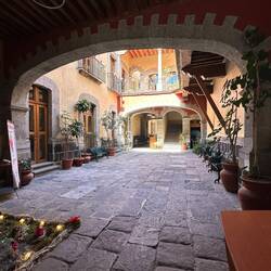 Hofeingang - da sind immer Patios