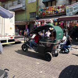 Elektrotaxi, treten nicht unbedingt nötig, sind noch recht schnell dürfen auf Radstreifen