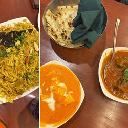 Mittagessen mit Biryani, Paneer und Naan