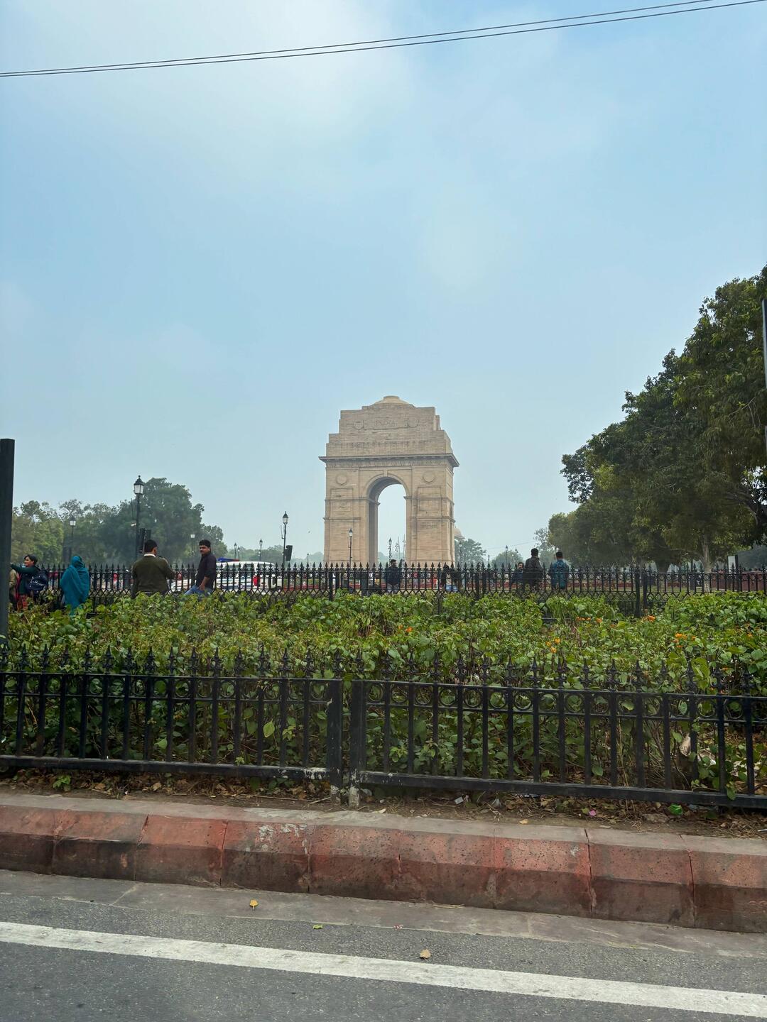 Das zentral gelegene India Gate, das All India War Memorial.