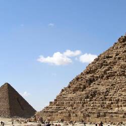 The 3 pyramids line up