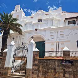 Des façades blanches partout