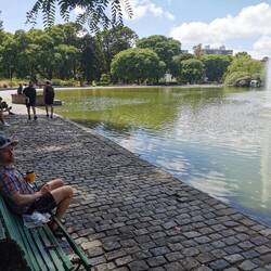 Frühstück im Parque Centenario