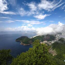 Zwischen den Wolken gab es fantastische Ausblicke auf Rio. Die schönsten sind in unserem ❤️.