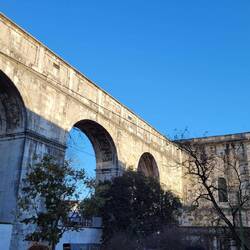 Das alte Aquädukt von 1.100 n.Chr. - das erste fließende Wasser in Lissabon