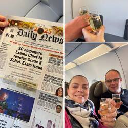 Wir stoßen noch einmal an aufs neue Jahr und lesen die druckfrische Tageszeitung.