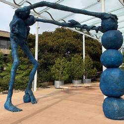 Bisserl Kunst vor der Art Gallerie im Royal Botanic Garden