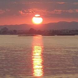 Der erste Sonnenuntergang im neuen Jahr 2025