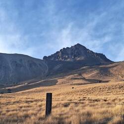 Der Krater von außen