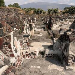 Strukturen von Wohnbezirk - Gang, rechts dann Wohnräume