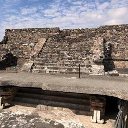 Seitentempel in einem Wohnbezirk