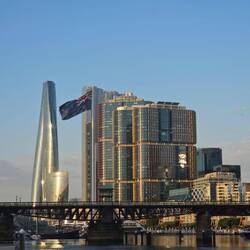 Le drapeau flotte fièrement sur la baie!