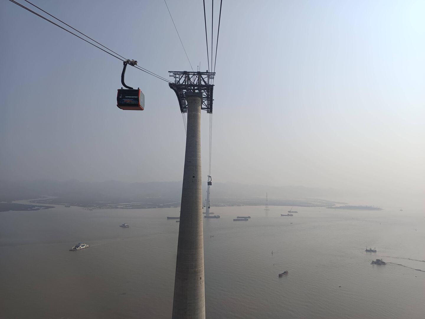 Mit da seilbahn auf de insel 😂