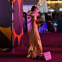 Entdecke Dein Glück - Darsteller des Todes, leider gerade die Hand vor der Maske