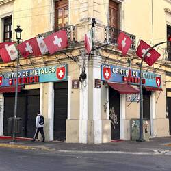 In dem Haus war ich witzigerweise untergebracht - links noch die Eingangstüre in den ersten Stock