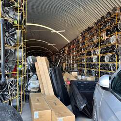 Autoersatzteile, aber vor allem Felgen