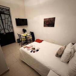 Zimmer ohne Fenster, aber echt preiswert hier