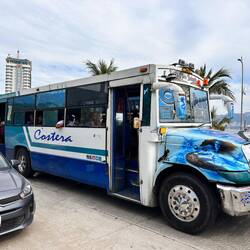 Ein Küstenbus, kostete so 5 Pesos, alte amerikanische V8 drin