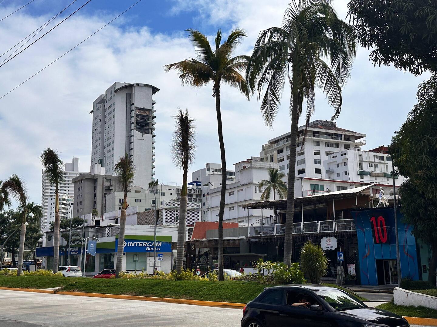 Überall gezeichnete Bauten hier - von weitem ok, wenn man näher hinschaut ...