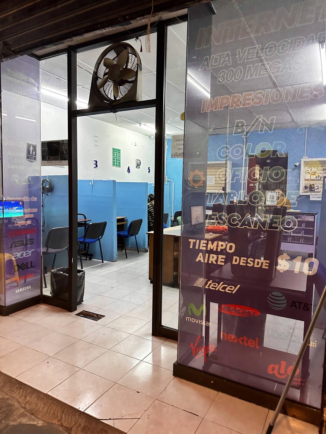 Lange nicht gesehen ein Internetshop mit PC's zum Mieten