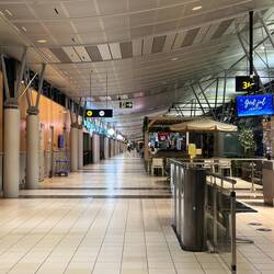 Nachts am drittgrößten Flughafen Norwegens