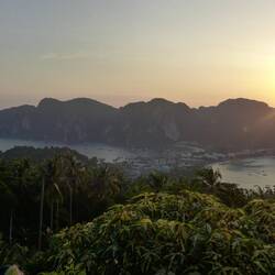 von hier oben kann man sehr gut sehen wie "schmal" die Insel an manchen stellen ist