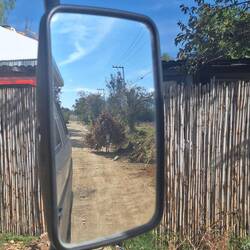 Der Esel ist wieder da....unter einem riesigen Haufen Stroh